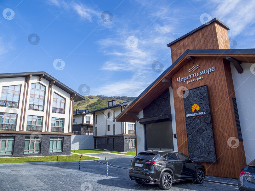 Скачать Отель "Санрайз Хилл". "Горный воздух". г. Южно-Сахалинск, Россия. 2025. 08. Отель Sunrise Hill. Южно-Сахалинск. Сахалин (марка) фотосток Ozero