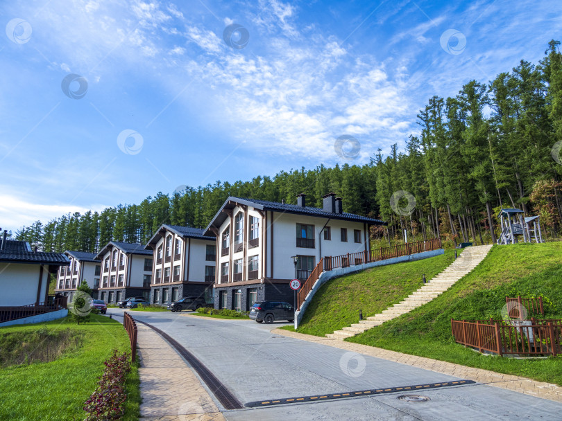 Скачать Отель "Санрайз Хилл". "Горный воздух". г. Южно-Сахалинск, Россия. 2025. 08. Отель Sunrise Hill. Южно-Сахалинск. Сахалин (марка) фотосток Ozero