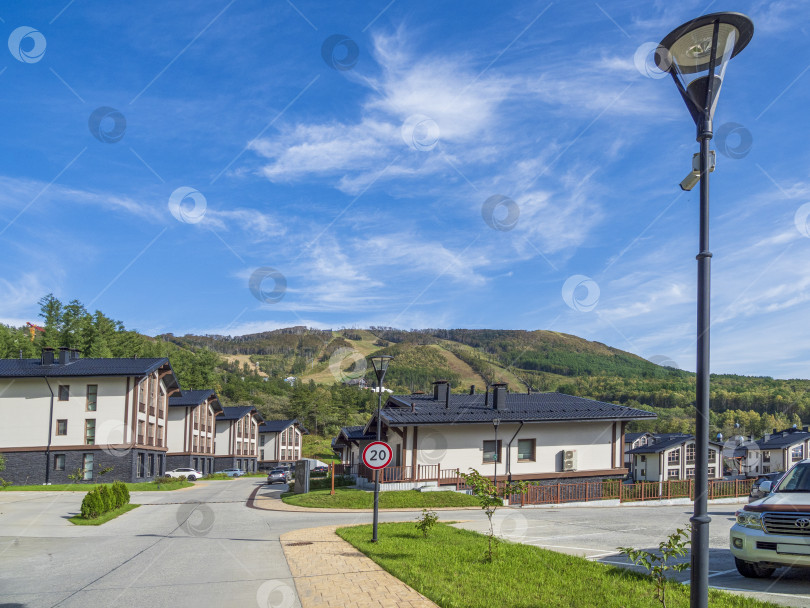 Скачать Отель "Санрайз Хилл". "Горный воздух". г. Южно-Сахалинск, Россия. 2025. 08. Отель Sunrise Hill. Южно-Сахалинск. Сахалин (марка) фотосток Ozero