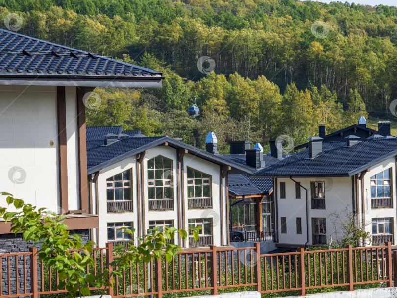 Скачать Отель "Санрайз Хилл". "Горный воздух". г. Южно-Сахалинск, Россия. 2025. 08. Отель Sunrise Hill. Южно-Сахалинск. Сахалин (марка) фотосток Ozero