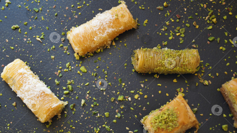 Скачать пахлава на черном фоне фотосток Ozero