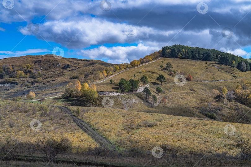 Скачать Вид на гору Верхнее Седло фотосток Ozero