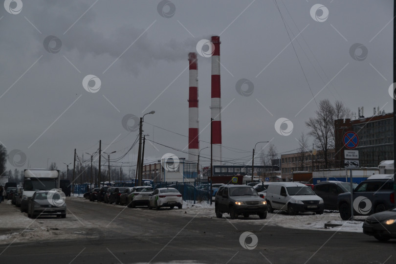 Скачать Дымящиеся  производственные трубы фотосток Ozero