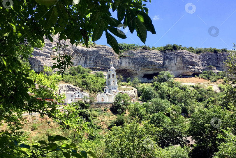 Скачать Успенский пещерный монастырь в Бахчисарае. фотосток Ozero