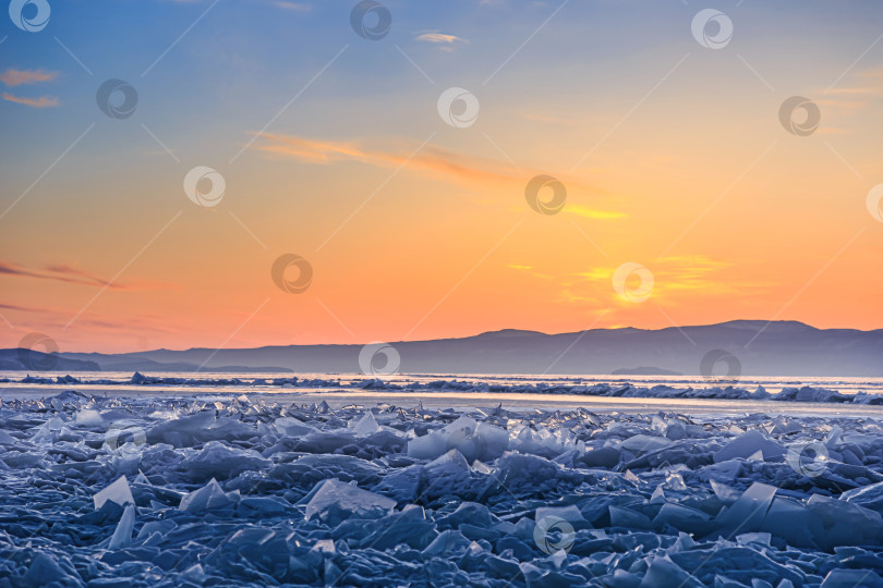 Скачать яркий закат над Байкалом фотосток Ozero