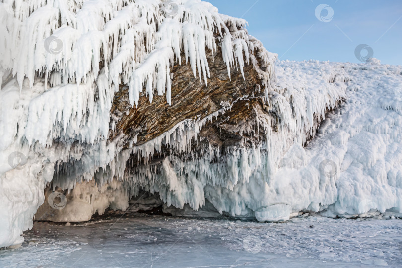 Скачать Ледяные берега зимнего Байкала фотосток Ozero