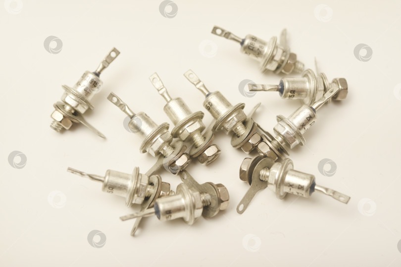 Скачать Стабилитрон. Полупроводниковые приборы. Металлический диод. фотосток Ozero