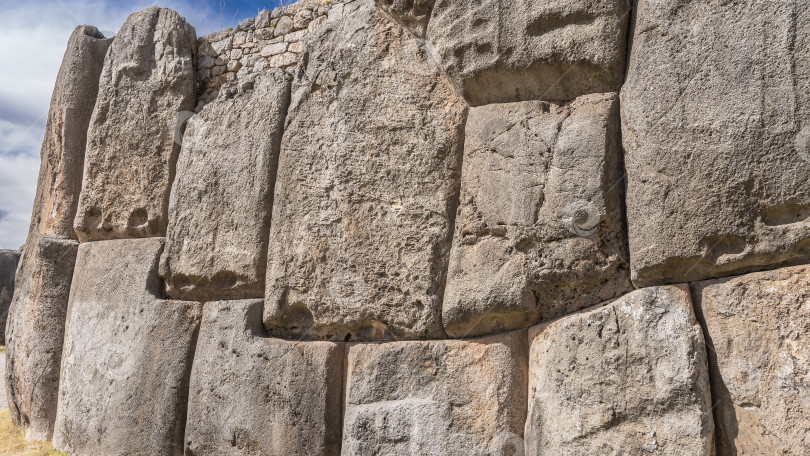 Скачать Древняя каменная архитектура инков. Многоугольная кладка из тесаного камня. фотосток Ozero