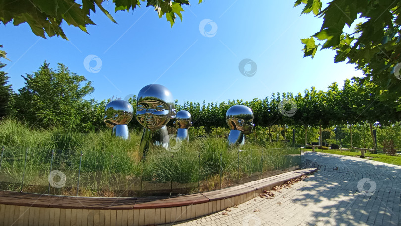 Скачать Арт-объекты в парке Галицкого, город Краснодар. фотосток Ozero