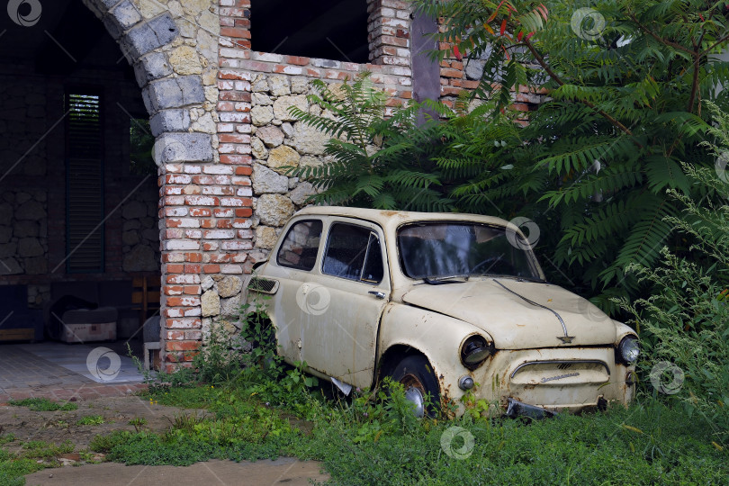 Скачать Автомобиль ЗАЗ-965 — первая модель Запорожца, выпускавшаяся с 1960 по 1969 год. фотосток Ozero