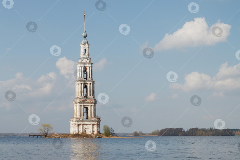 Скачать Затопленная колокольня в Калязине  до реставрации фотосток Ozero