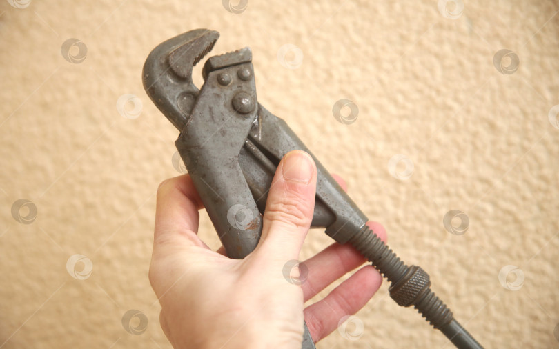 Скачать Инструмент газовый трубный ключ фотосток Ozero