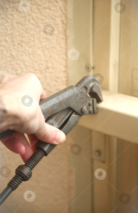 Скачать Инструмент газовый трубный ключ фотосток Ozero