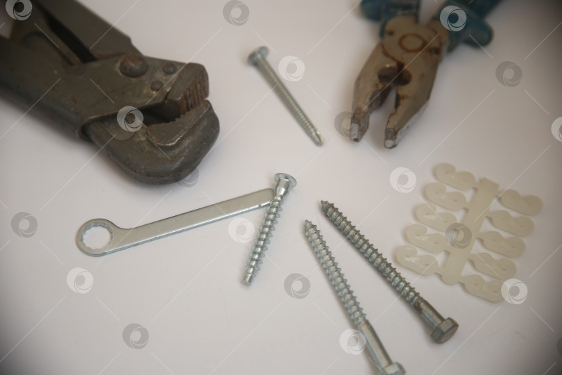 Скачать Инструмент газовый трубный ключ и другие инструменты фотосток Ozero