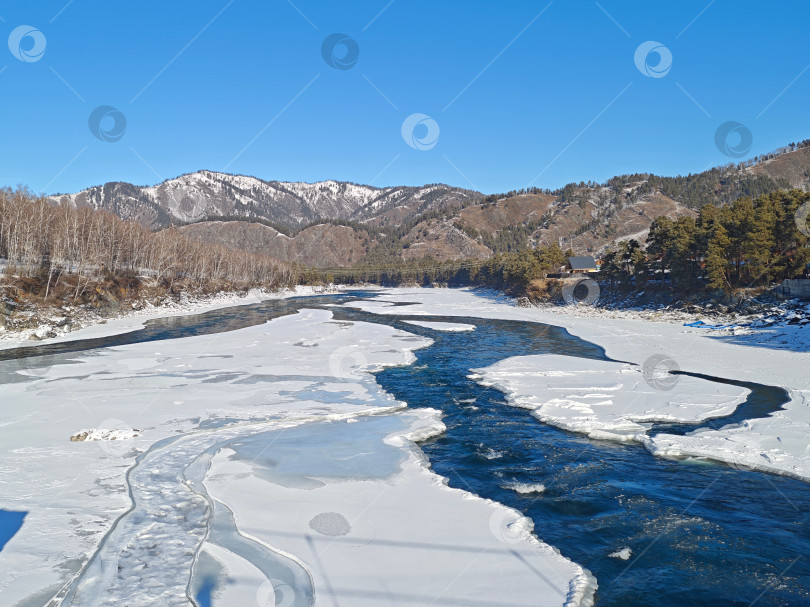 Скачать Горный Алтай зимой. Река Катунь. Горный Алтай зимой. Река Катунь. фотосток Ozero