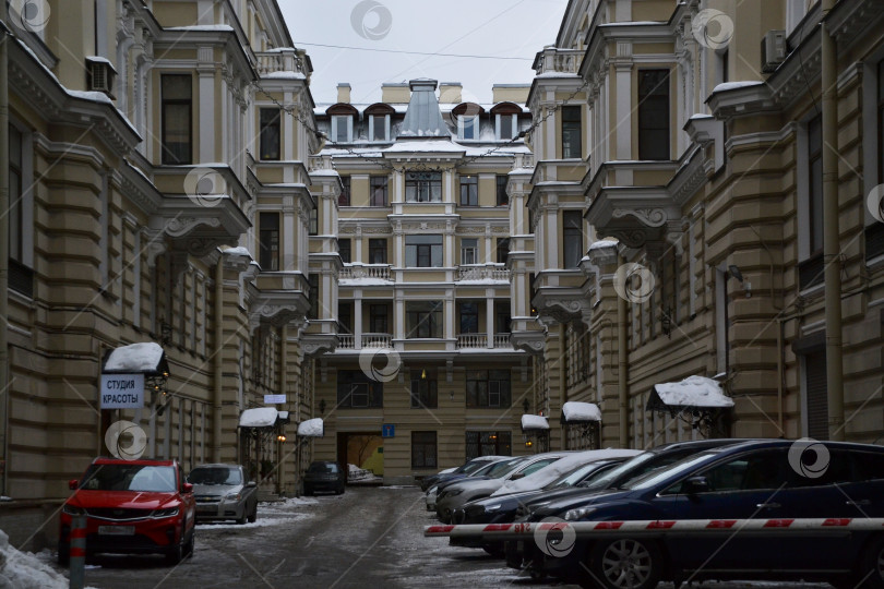 Скачать Элитный дом во дворе фотосток Ozero