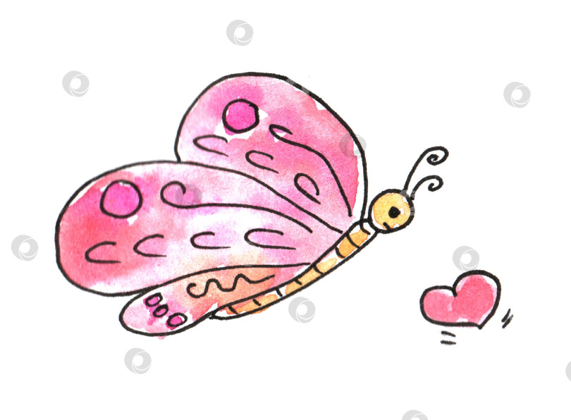 Скачать Весенние наброски, нарисованные от руки простыми детскими каракулями, розовой бабочкой и сердечком акварелью. фотосток Ozero
