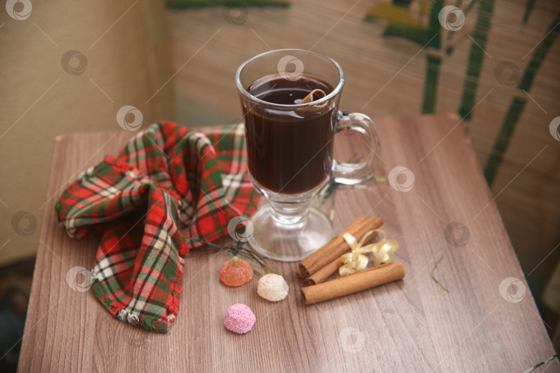 Скачать Напиток кофе чёрный и корица фотосток Ozero