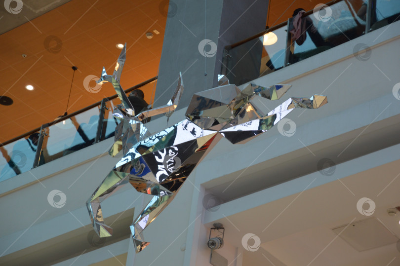 Скачать Подвесная скульптура оленя фотосток Ozero