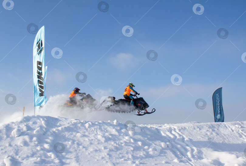 Скачать Гонки на снегоходах. фотосток Ozero