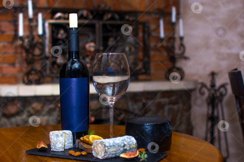 Скачать Вино и бокал фотосток Ozero