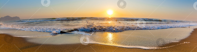 Скачать Рассвет на берегу моря фотосток Ozero