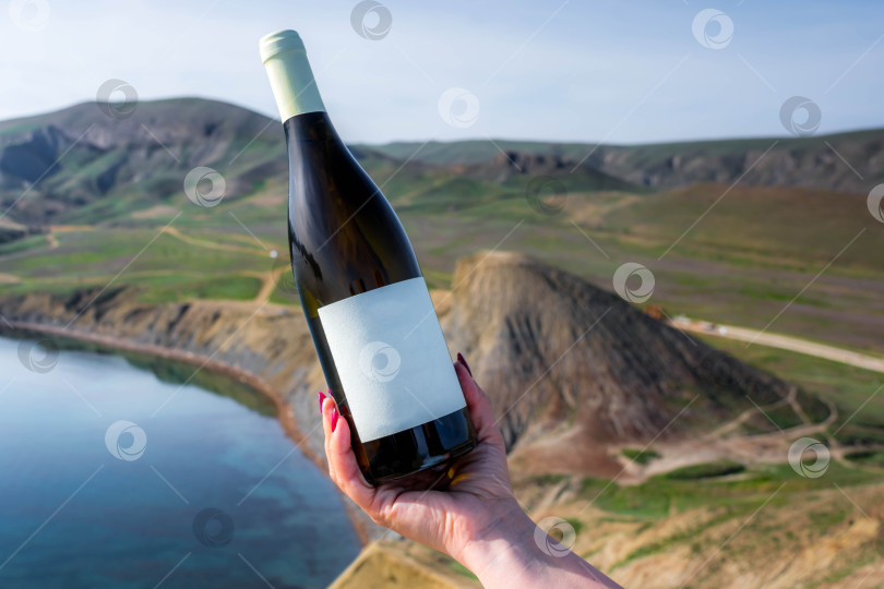 Скачать Вино на берегу моря фотосток Ozero