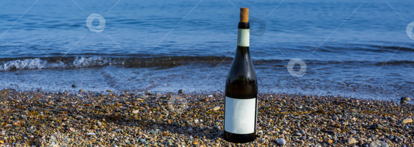 Скачать Вино на берегу моря фотосток Ozero