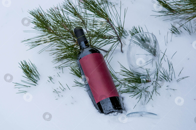 Скачать Вино на природе, в снегу фотосток Ozero