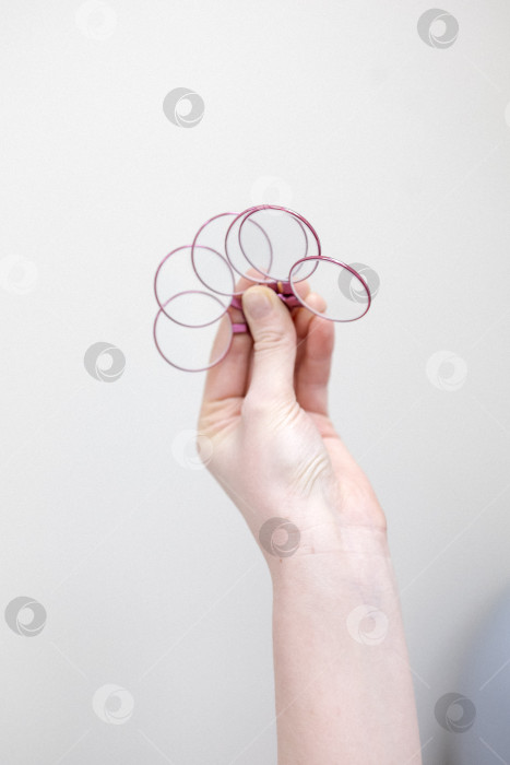 Скачать линзы офтальмолога для подбора очков на руках фотосток Ozero