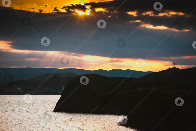 Скачать Живописный закат фотосток Ozero