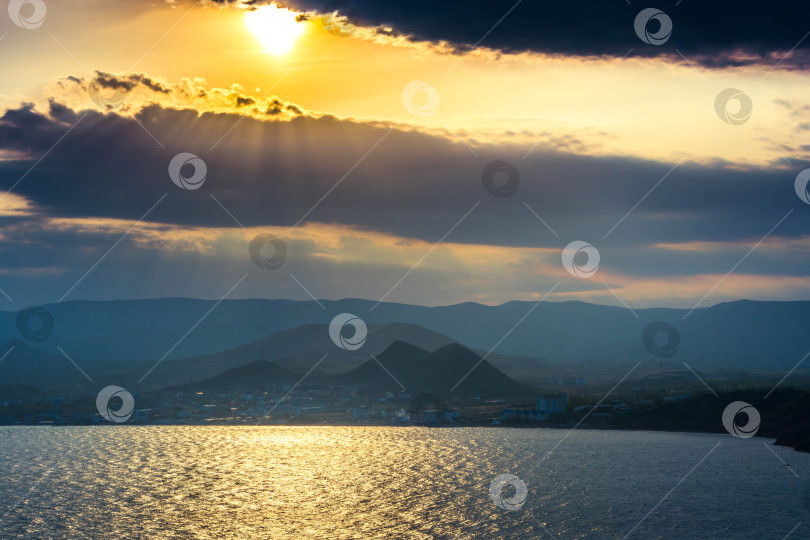 Скачать Живописный закат фотосток Ozero