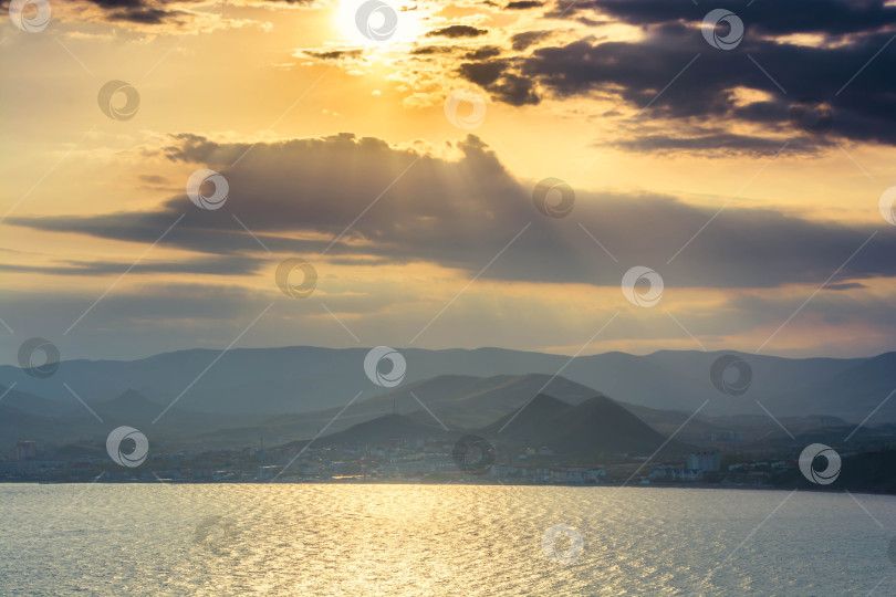 Скачать Живописный закат фотосток Ozero