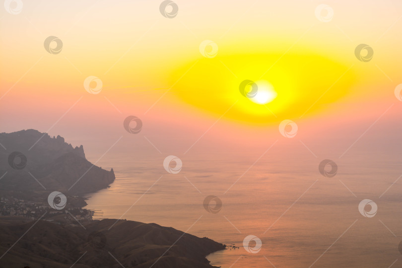 Скачать Рассвет в горах фотосток Ozero