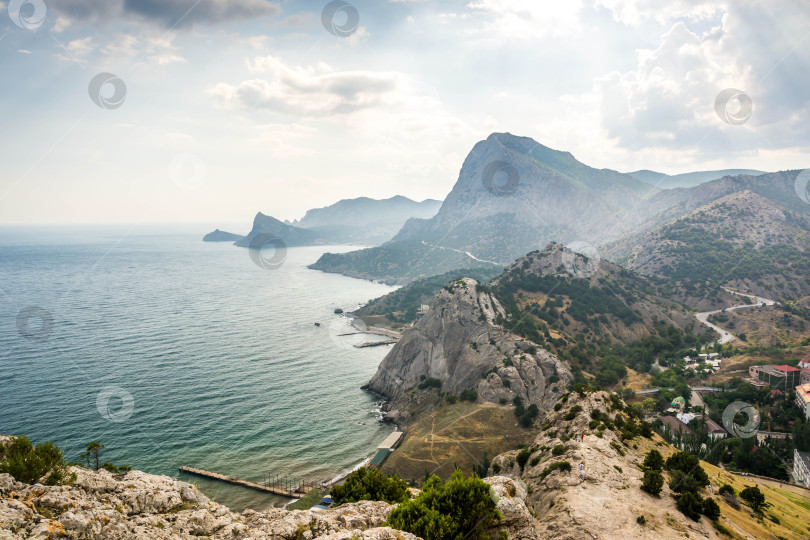 Скачать Горы и море фотосток Ozero