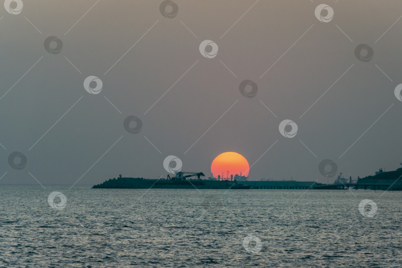 Скачать Геленджикская бухта Черного моря. Закат фотосток Ozero