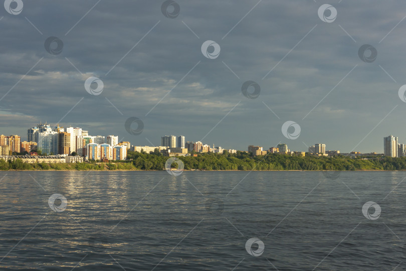 Скачать Панорама Самары и набережной города. Вид с реки Волга. фотосток Ozero