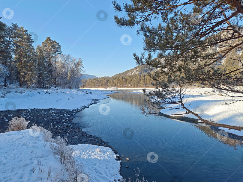 Скачать Республика Алтай, Катунские ванны Голубые озёра Аската в январе. фотосток Ozero