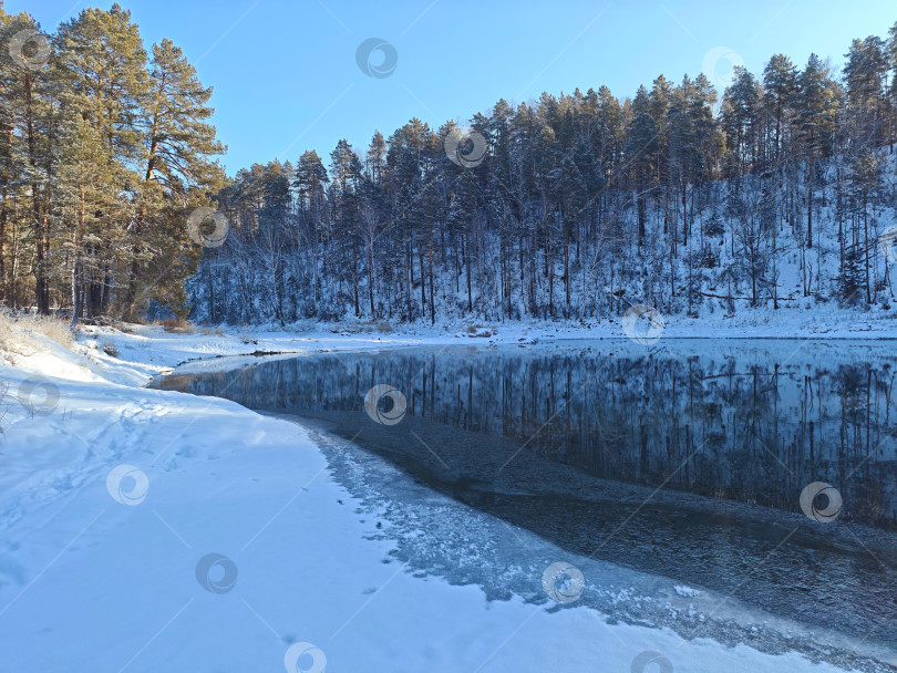 Скачать Катунские ванны Голубые озёра Аската в январе. фотосток Ozero