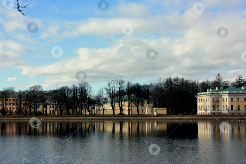 Скачать Каменный остров в Санкт-Петербурге фотосток Ozero
