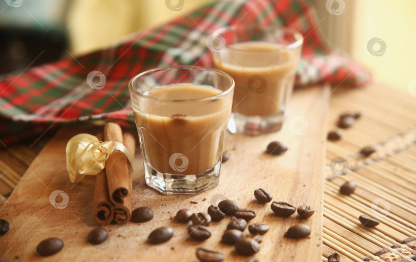 Скачать Алкогольный кофейный ликер фотосток Ozero