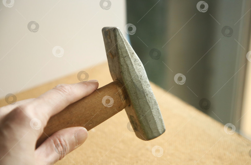 Скачать Инструмент молоток железный фотосток Ozero