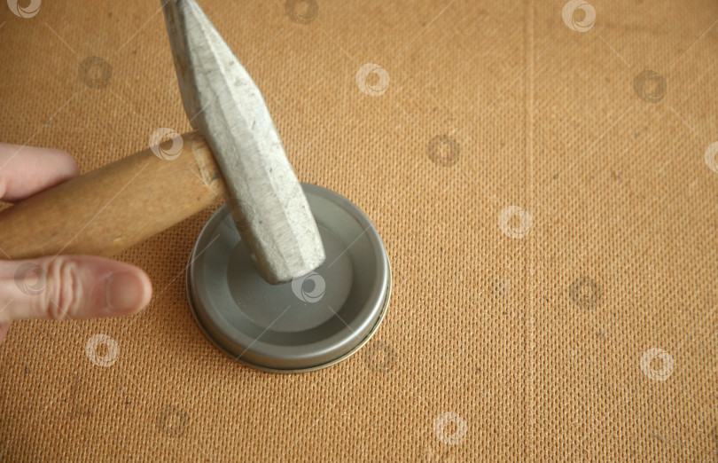 Скачать Инструмент железный молоток фотосток Ozero