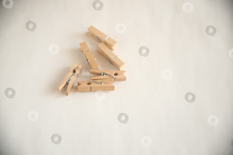 Скачать Деревянные прищепки крупным планом фотосток Ozero