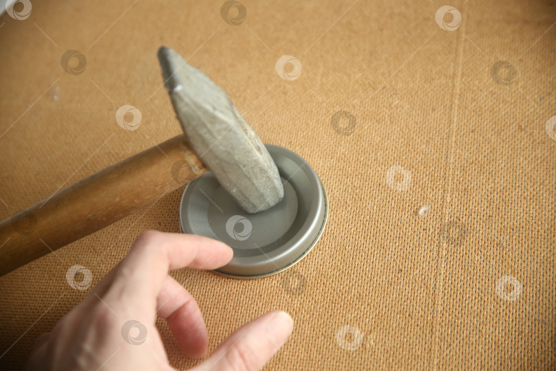 Скачать Инструмент молоток железный фотосток Ozero