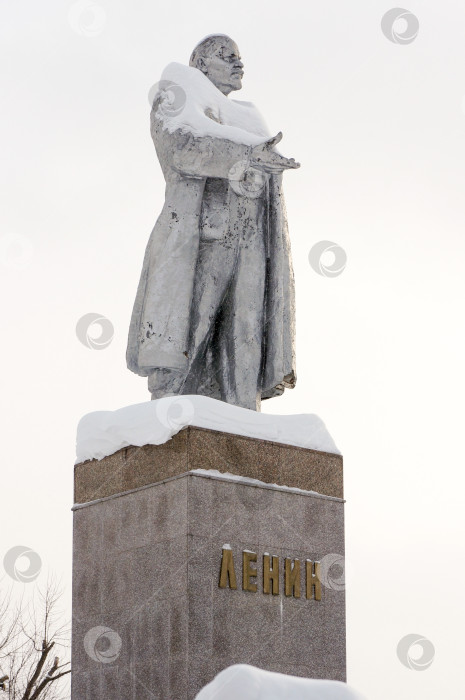 Скачать Казань, Татарстан, Россия - февраль 2026: Памятник В.И. Ленину фотосток Ozero