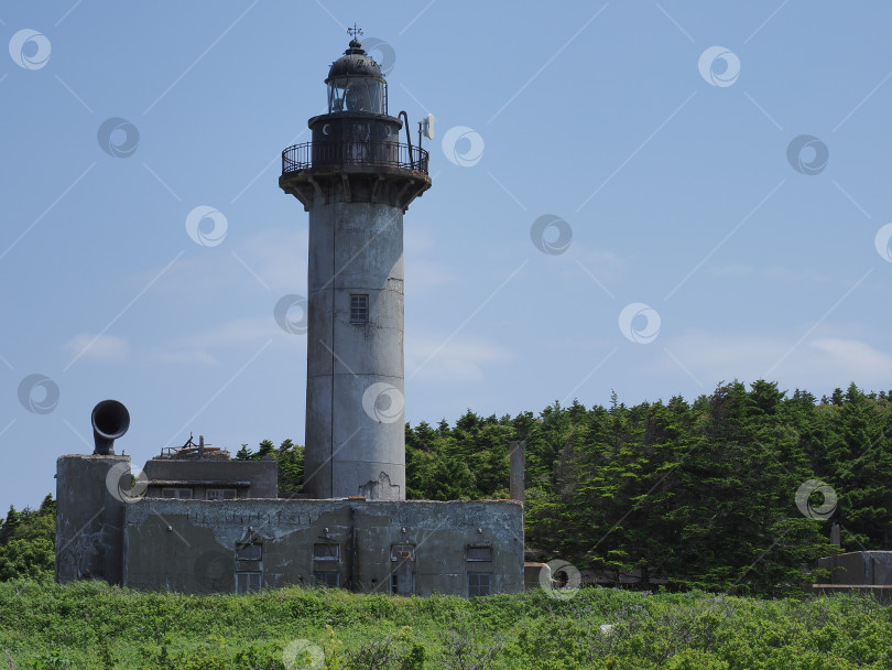 Скачать Маяк Тонин. Мыс Свободный. 2025. 09. Саалин. (1935 Камоидзава - мыс Аиро. Карафуто) Сахалин. (марка) фотосток Ozero