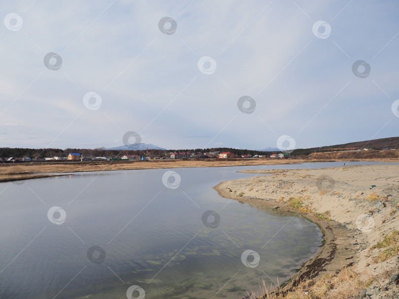 Скачать с.Охотское. залив Мордвинова о.Сахалин. Побережье залива Мордвинова Охотского моря, остров Сахалин, Россия (марка) фотосток Ozero