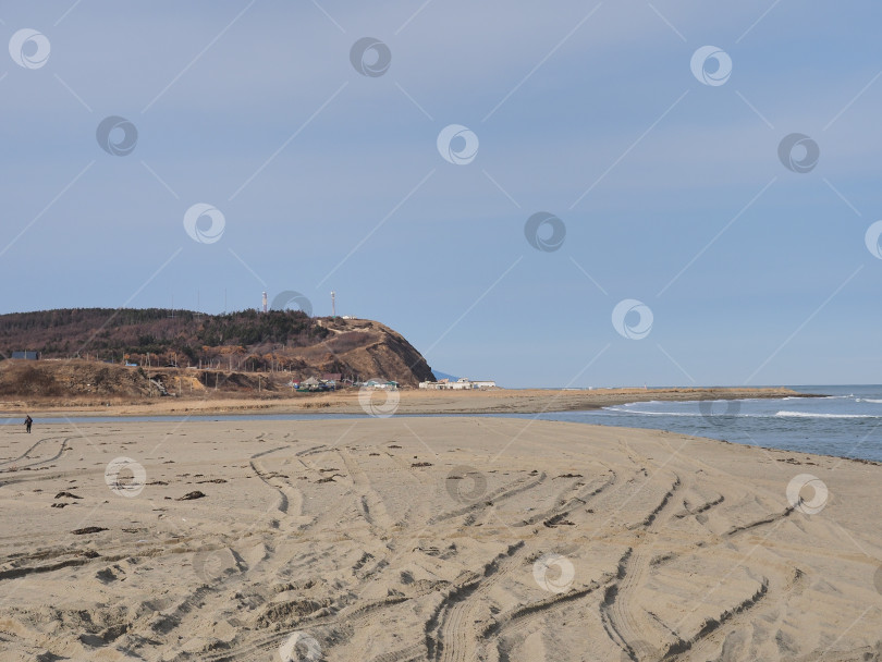 Скачать с.Охотское. залив Мордвинова о.Сахалин. Побережье залива Мордвинова Охотского моря, остров Сахалин, Россия (марка) фотосток Ozero
