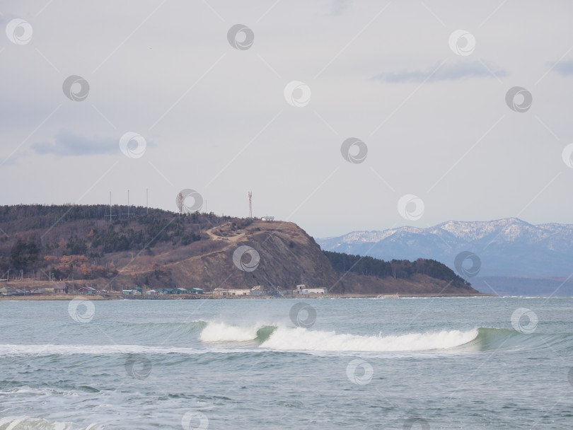 Скачать с.Охотское. залив Мордвинова о.Сахалин. Побережье залива Мордвинова Охотского моря, остров Сахалин, Россия (марка) фотосток Ozero